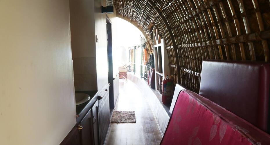 RVK Deluxe Houseboat, Alleppey 5